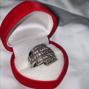 Women’s ring in size 8